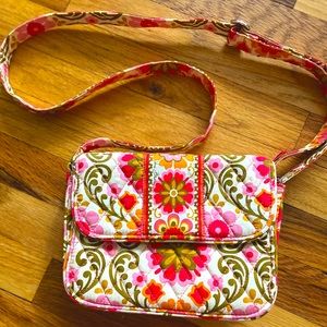 Vera Bradley square, crossbody purse, adjustable strap. Folkloric pattern
